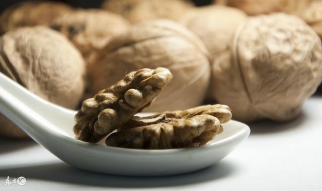 寡言养气，寡事养神，寡思养精，寡念养性