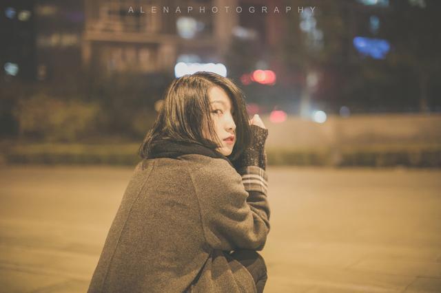 情是感官折射的知觉，爱是灵魂触动的振颤