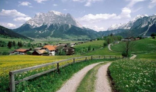 人生，有两条路要走