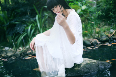 有些事不能回首,有些人只能永远埋藏 有些事不能回首,有些人只能永远埋藏