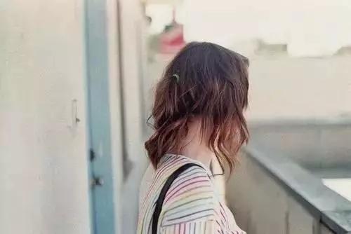 能陪你笑的人，不一定能陪你哭