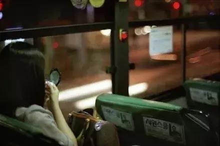没有深夜痛哭过的人，不足以谈论人生