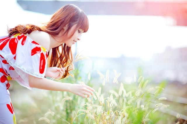 微信朋友圈唯美语录：风里，雨里，亦可安暖