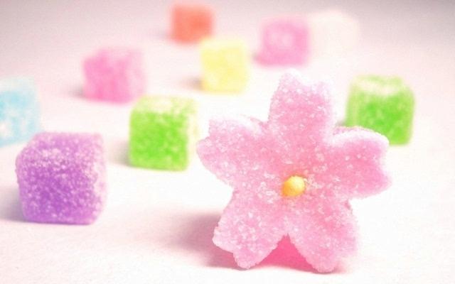不用轰轰烈烈，清清淡淡，反而淡久生香
