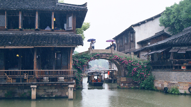 人生就一道风景，你在桥上看风景，看风景的人在楼上看你