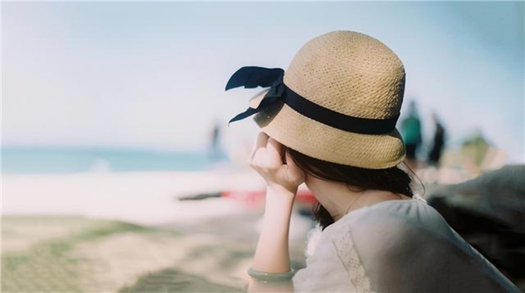 女人一定要高贵的活着，这三种气质一定要有